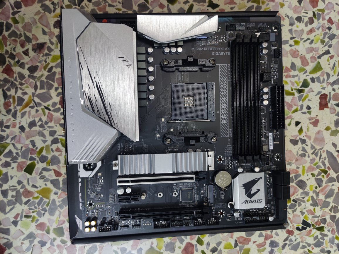 技嘉b550aorusmaster点评