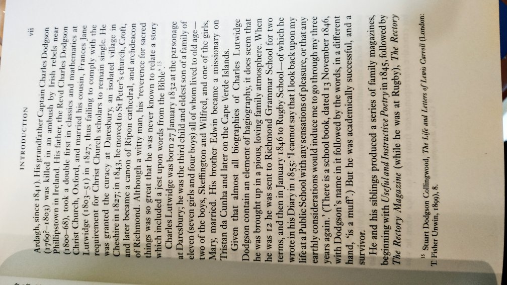 牛津的原版文学作品，是英文的，印刷都像企鹅那种原版书的印刷，脚注里面没有单词注释，两集合在一本书上的。