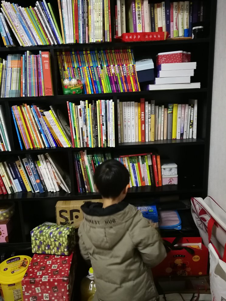 很好的书，孩子每天晚上都要看几本，活动没有以前给力了，希望价格更低让我们买的更开心。