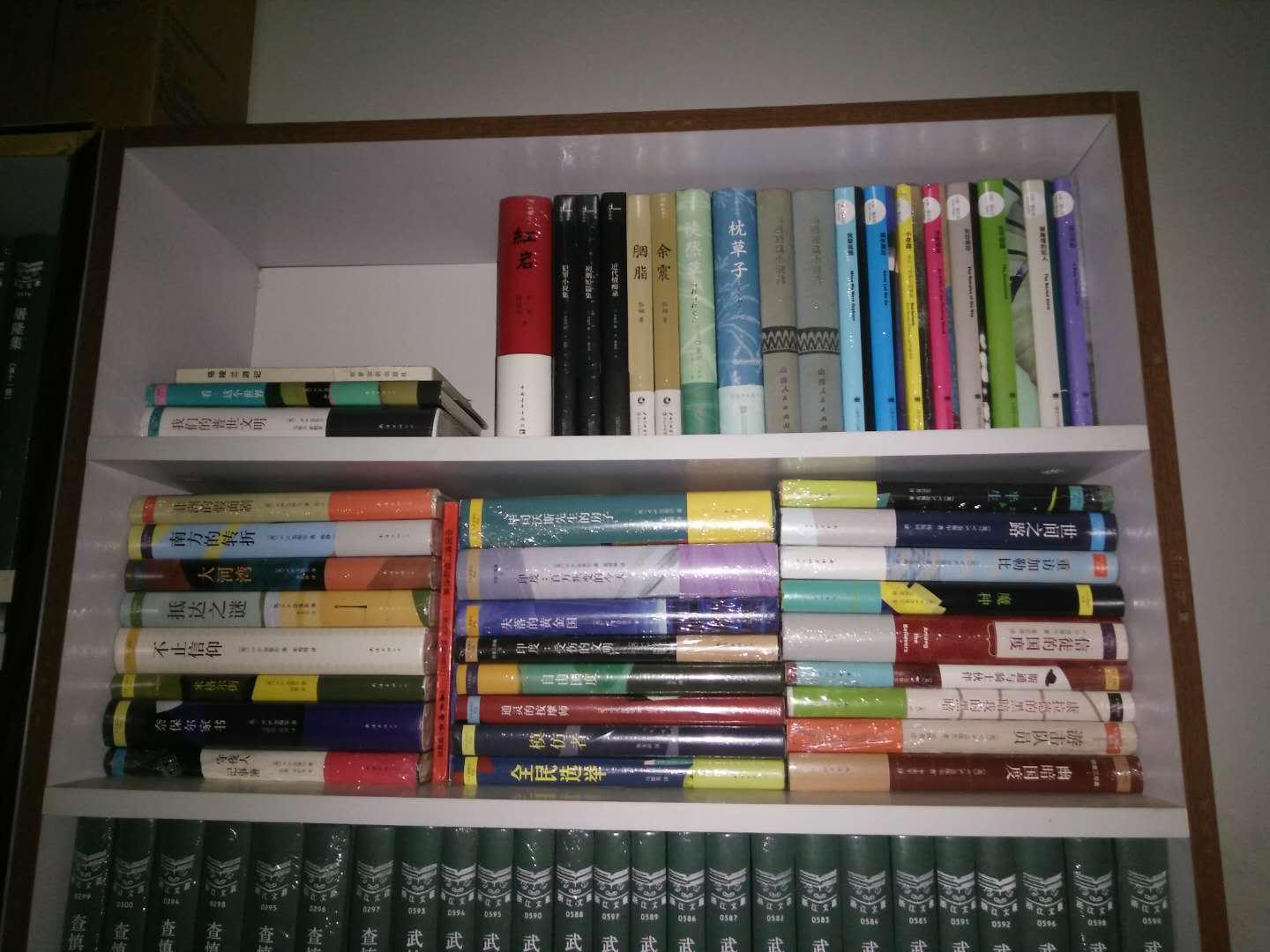 书是32开精装，印刷和纸张都还可以，虽然顾不上看，还是先趁活动收进来再说。