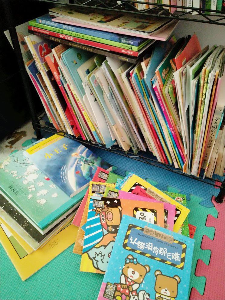 最近又买了一大堆书，孩子爱看书，家里书架都装不下了，还会继续买买买。