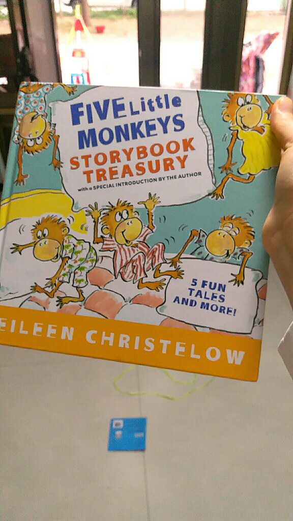 是五只小猴子的故事合集，这个故事很生动，孩子很感兴趣