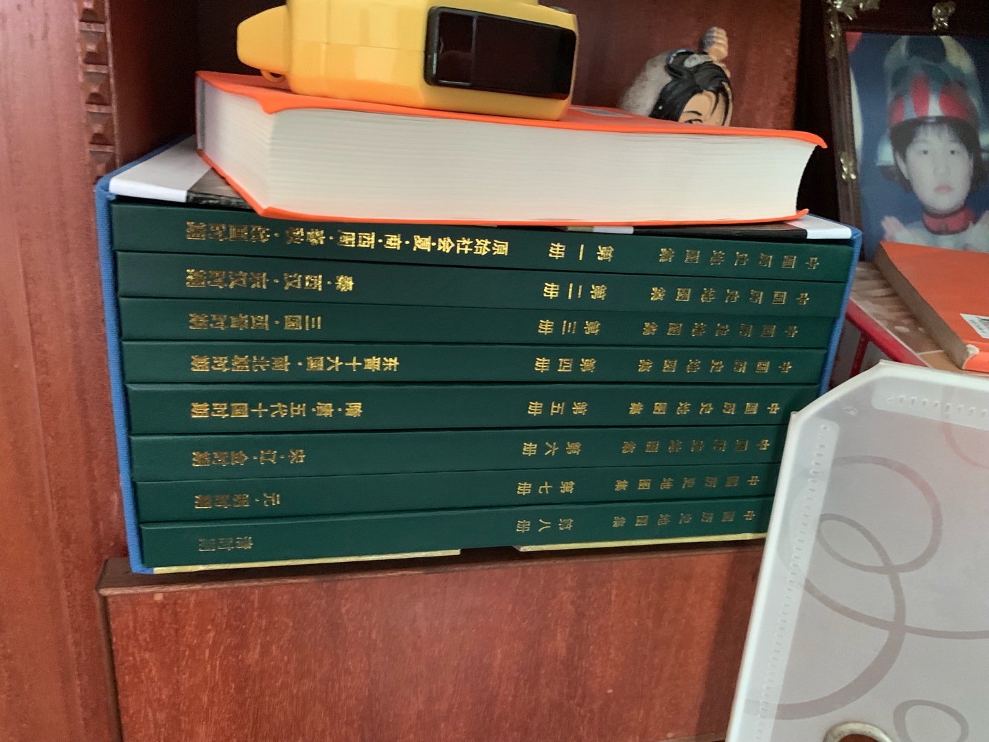 非常好的一本工具书，书里面的图片新书很细致，作为了解古代中国行政规划非常实用。。