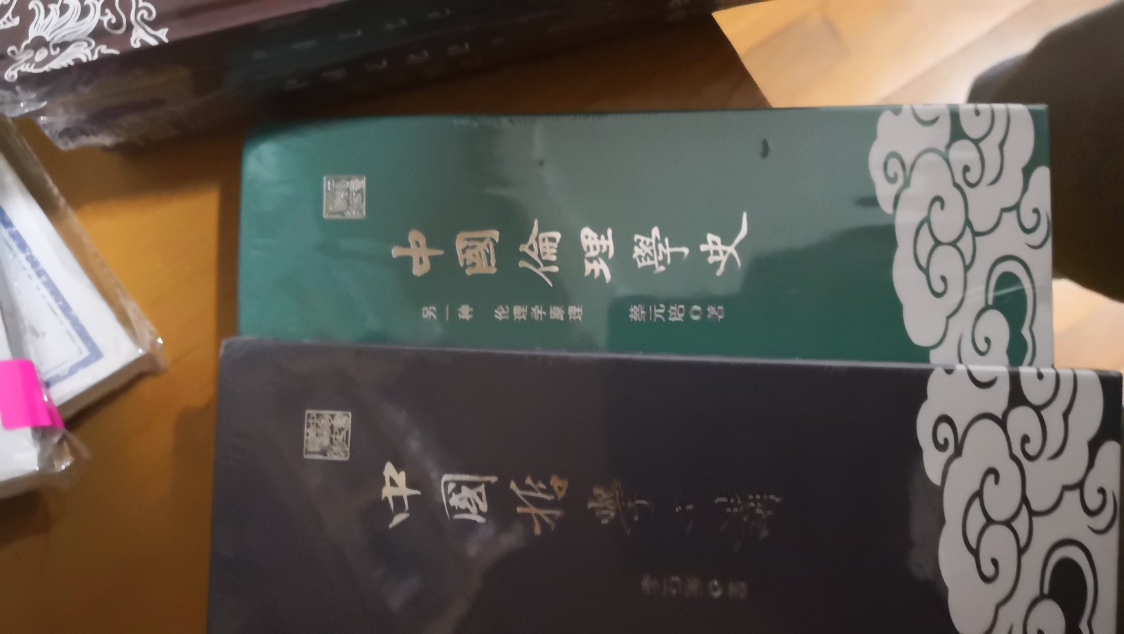 设计创意不错，用着很舒服，产品制造也不错，看得出是精耕细作，物流也给力 小哥特别热情，虽然这是一条通用评价，但是觉得给这个商品实至名归 非常贴切，总是习惯好评是不是会惯坏商家，哈哈哈，也许吧，但是我觉得还是先给个好评，如果问题再追评，毕竟苍天饶过谁。