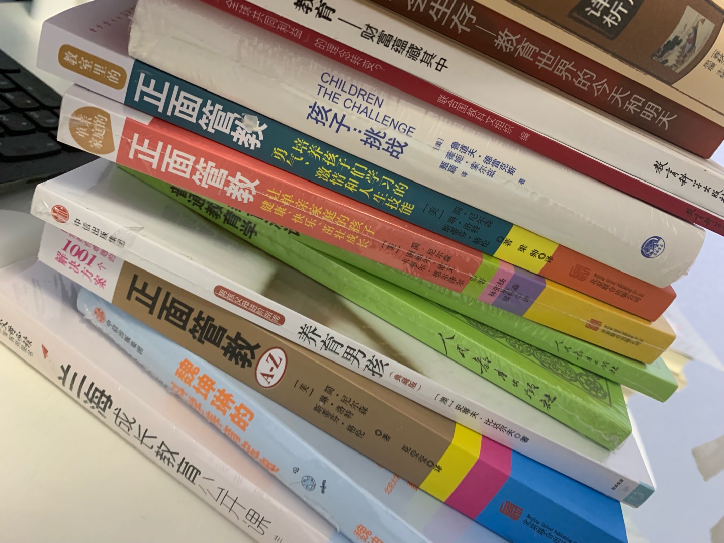 非常习惯在买书，每个月都会在买500-1000的书籍。这个月也不例外，而且每次认真评论还可以兑换优惠额度。不得不说，会员真的划算，我才加入会员2个月，已经省了100了，我买会员才不到100，所以建议大家都可以办会员，超划算的。同时喜欢的原因是，物流快，快递小哥服务到位，有时候买东西都不太好意思，因为感觉太重，快递人员太辛苦。真的特别喜欢送货上门的服务，没有其他购物网站能企及。