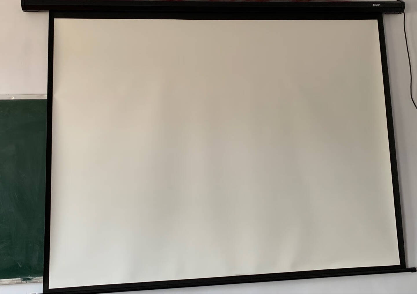 得力(deli)100英寸4:3电动调节投影幕布投影布简易家用投影机投影仪幕布50447