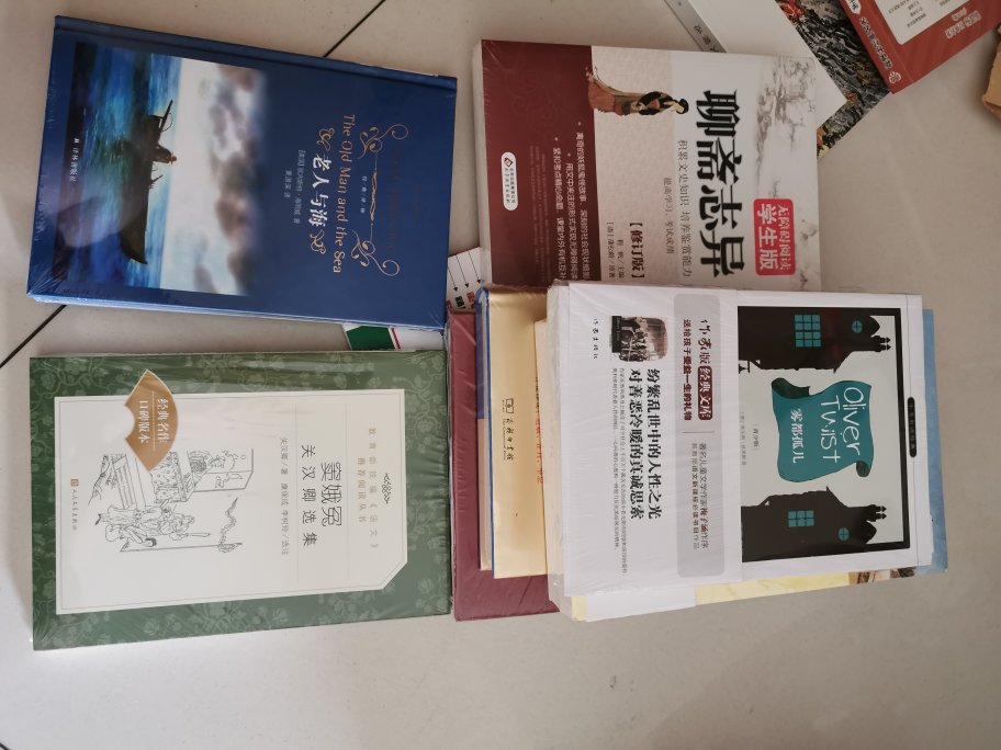 买了非常多的书，都非常完美，作风，一直支持哦，这套书文笔优美，适合孩子看