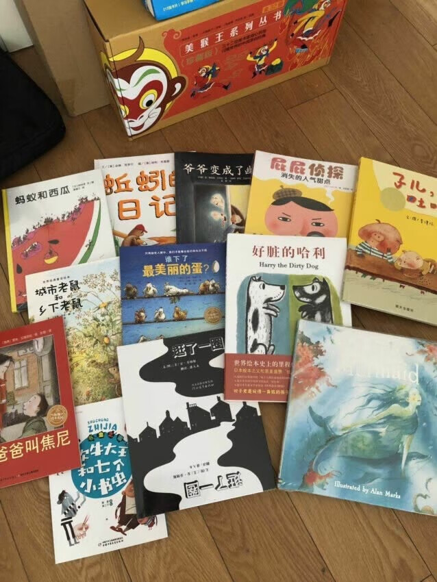 这是一个默认好评模板，说明我对产品的认可一手莲灯，一个心愿，一柄萤扇，一丝心凉，一壶美酒，一滴泪水。轻迈脚步，游走人群，牵着孤独，看海棠花瘦。　　花灯里的清冷，昙花一现的美，欢声笑语，早已变泪空流。湖面上的小舟，烟花凋零的哀，富丽堂皇，一切只是伪装。　　香腮胜雪只是为了遮掩痛苦泪水，鬓影华衣但是为了隐藏累累伤痕，冰花芙蓉玉剔透，霓裳羽衣舞曼柔。孤独的人是否会在岁月里独自消瘦？　　孔明灯的光，是否永久闪耀，月亮的柔光，是否永久清冷？