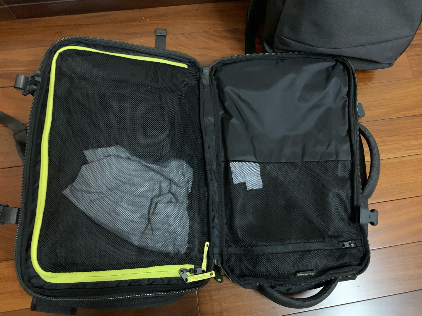 incase简约耐用通勤双肩包送男朋友实用礼物