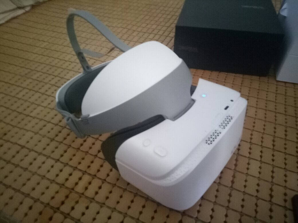 爱奇艺奇遇2S胶片灰4KVR一体机VR眼镜4G+128G内存丰富影视游戏资源