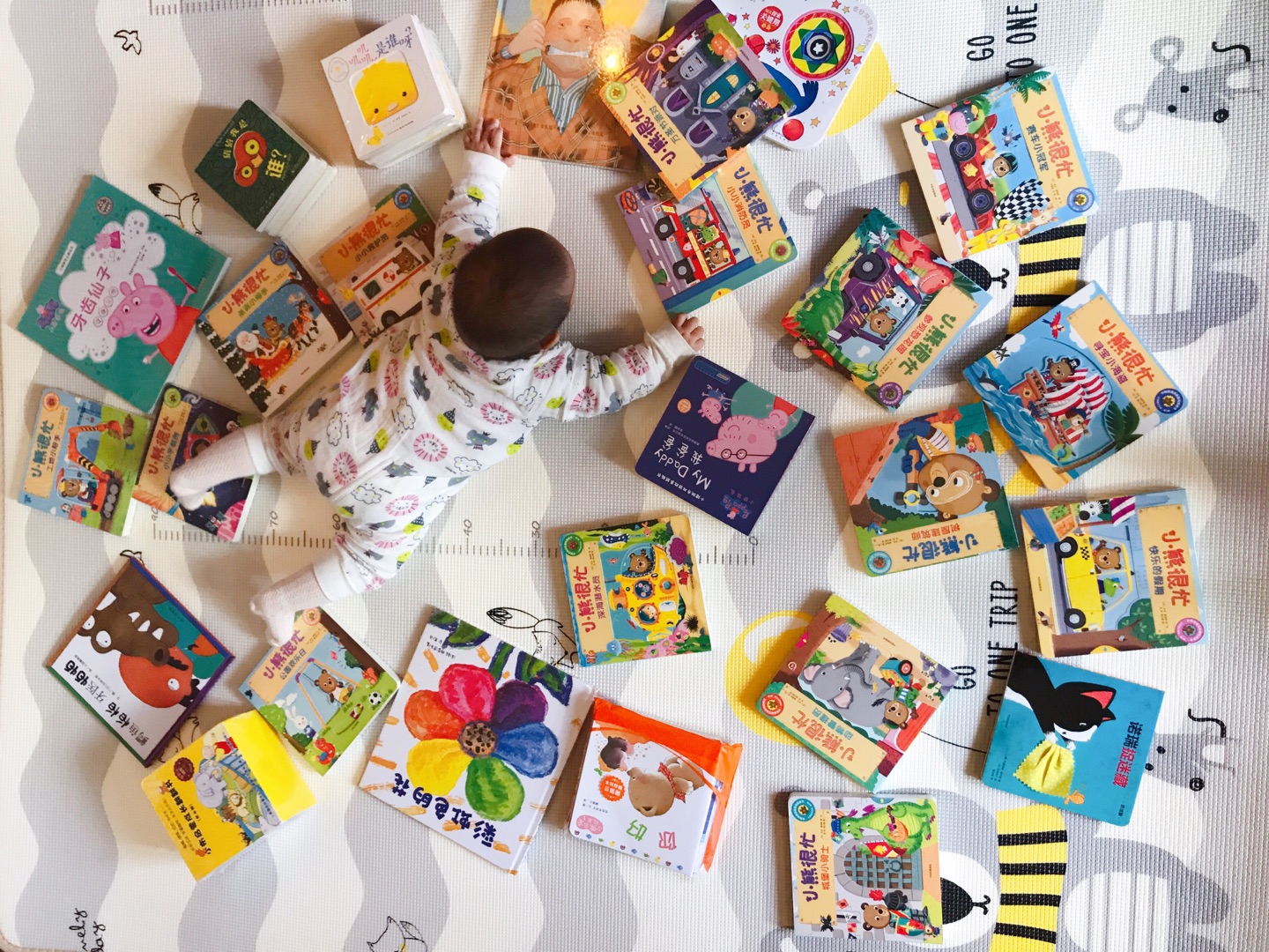 读书日还是很划算，100-50叠加400-100下来100块可以买400的书，给宝宝买了很多。