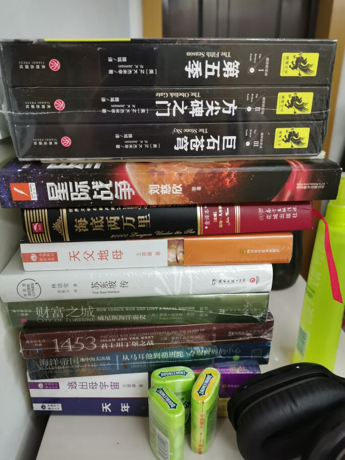 顺便请教一下，在天然的毫无意义中寻找意义是什么意思，这种水平，好意思翻译出书吗？