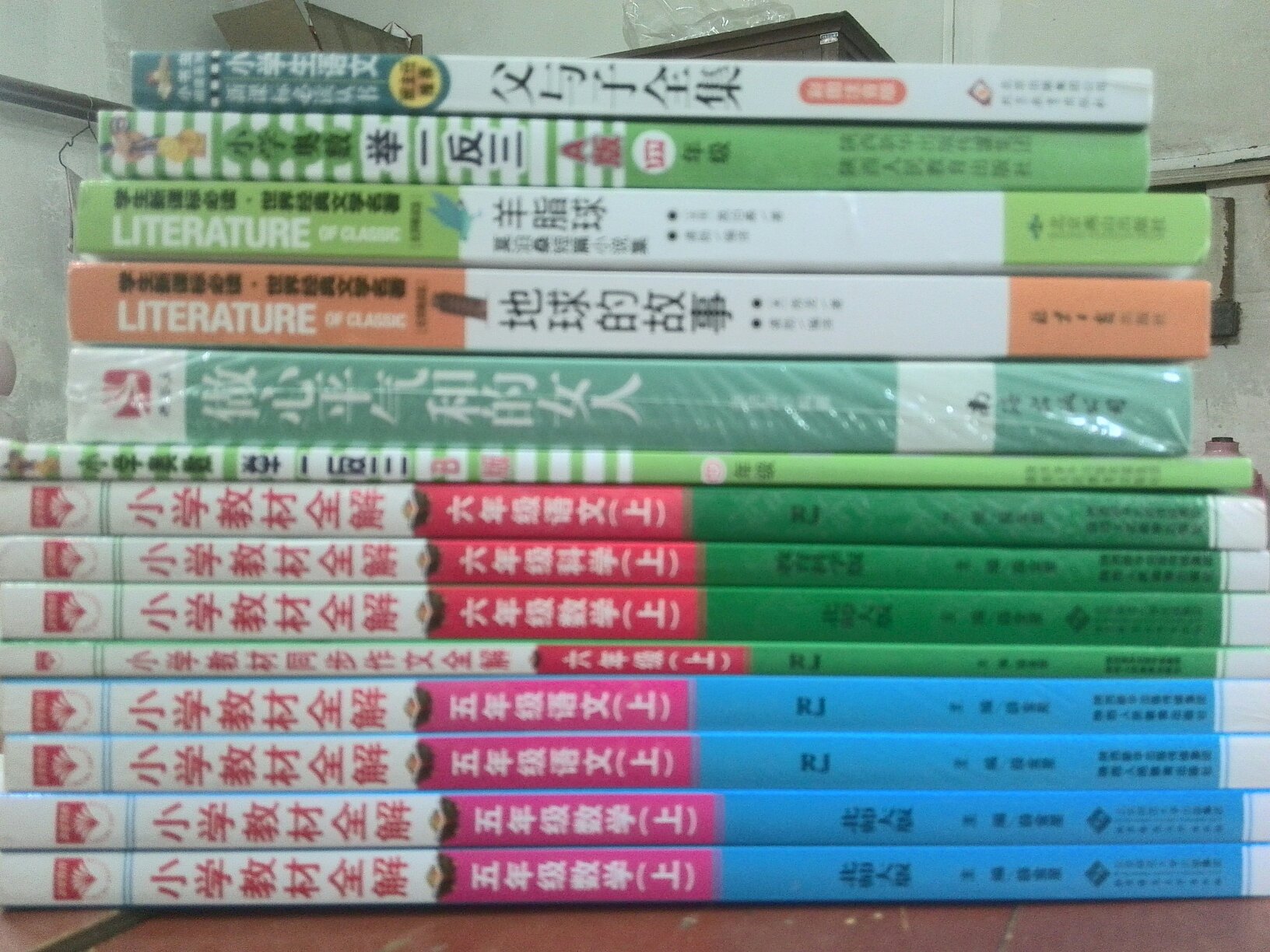 质量挺好的，真棒，孩子很喜欢，班级好多人都让我代买了！ 物流快，客服介绍详细，有耐心！