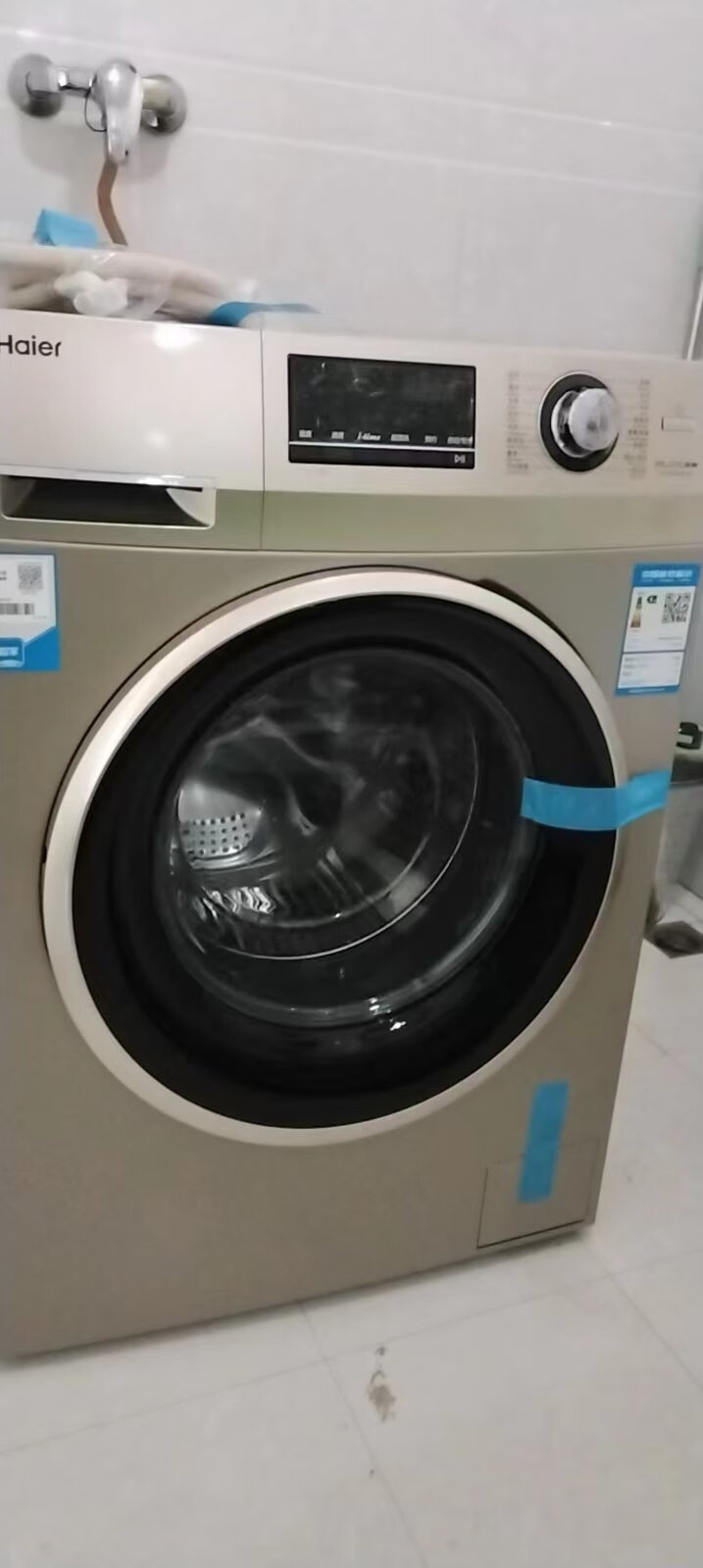 海尔g100108b12g10kg变频滚筒,巴士杀菌深层洁净,澎湃动力安静洗,低耗