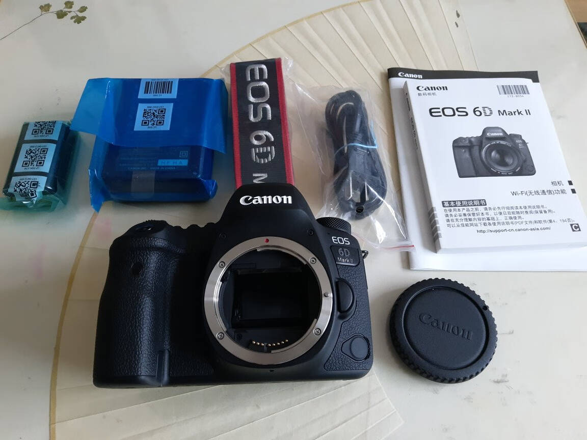 佳能(Canon)EOS6DMarkII6D2单反相机单反机身全画幅(约2620万像素双核CMOSDIGIC7WiFi/NFC)