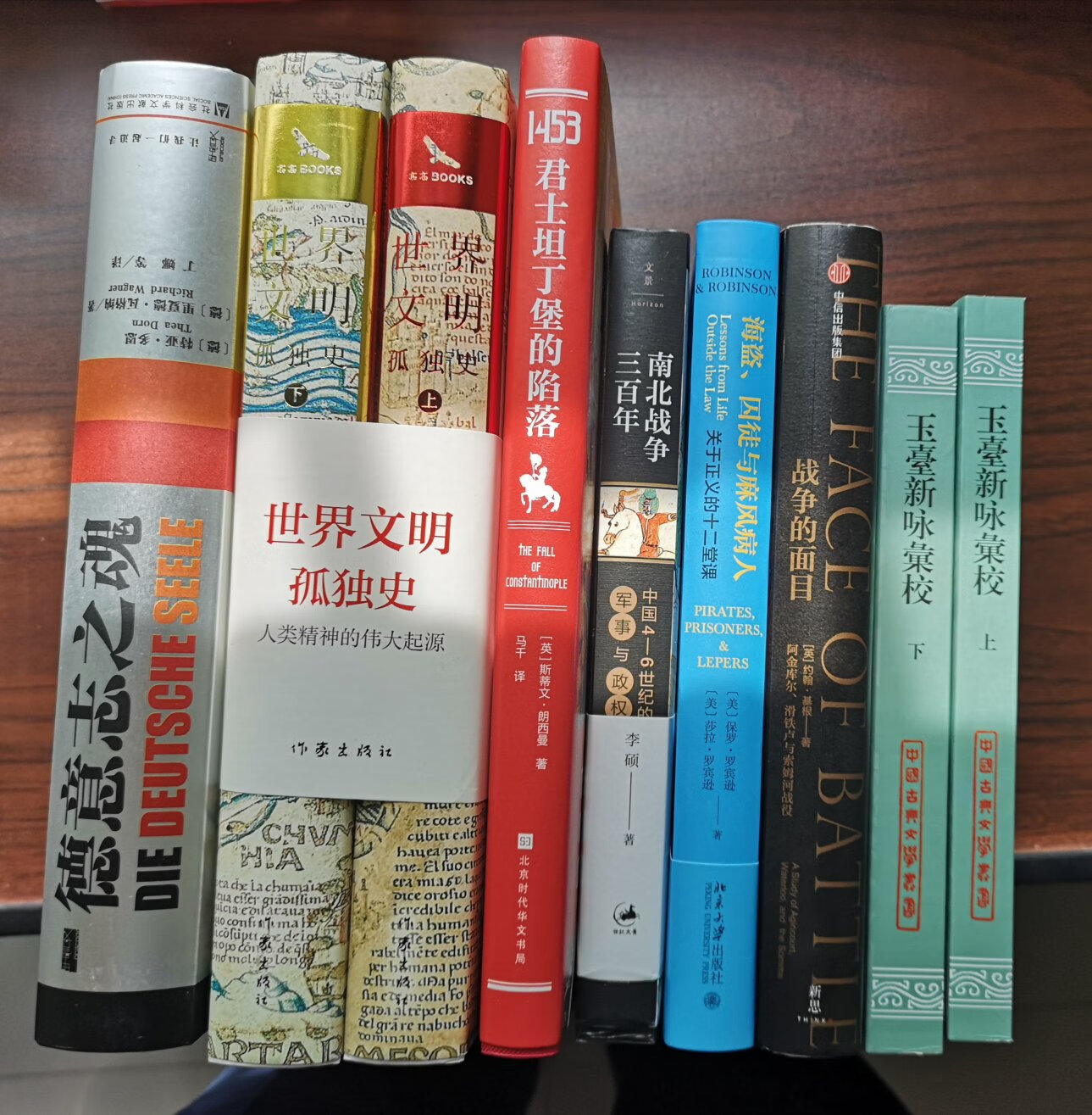《世界文明孤独史》是从全新视角写的一部文明史，尤其是对华夏文明与世界文明中做了对比解读，很精彩。精装，装印、纸张、印刷都很好。强烈推荐！
