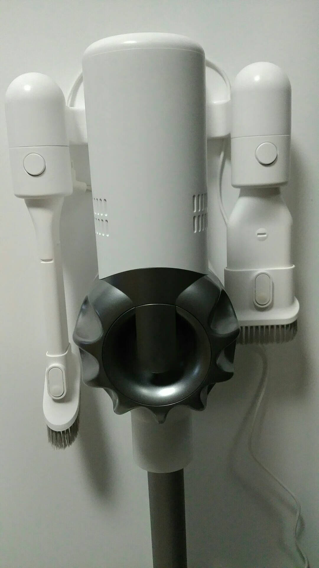 京东京造手持无线吸尘器家用配除螨刷头一机四用大吸力久续航宠物家庭必备