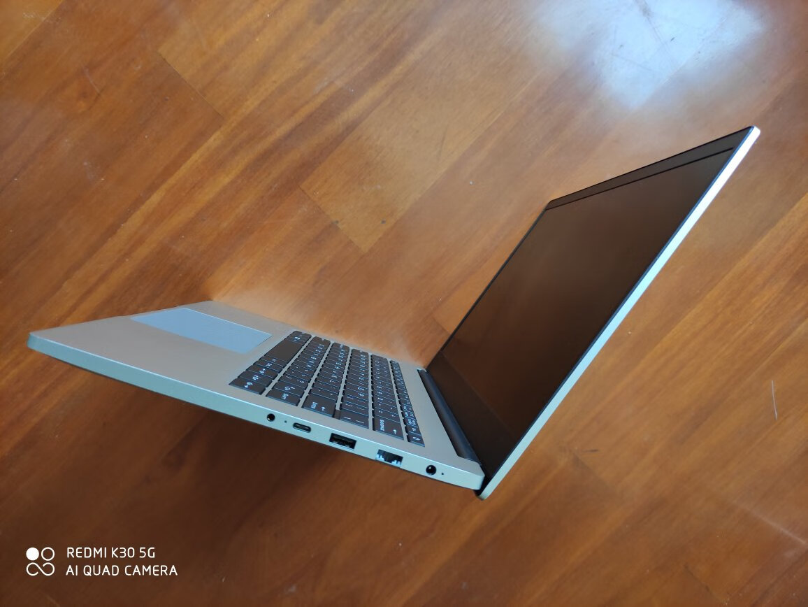 14英寸的机械革命s2颜值性能都满足需求的水桶机