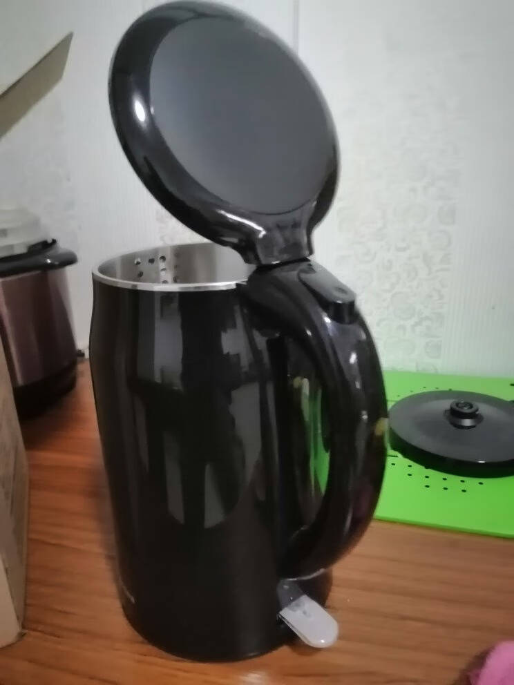 美的(Midea)电水壶热水壶烧水壶家用双层防烫无缝内胆快速沸腾1.7L大容量304不锈钢开水壶黑武士水壶高颜值新款丨SH17M301b