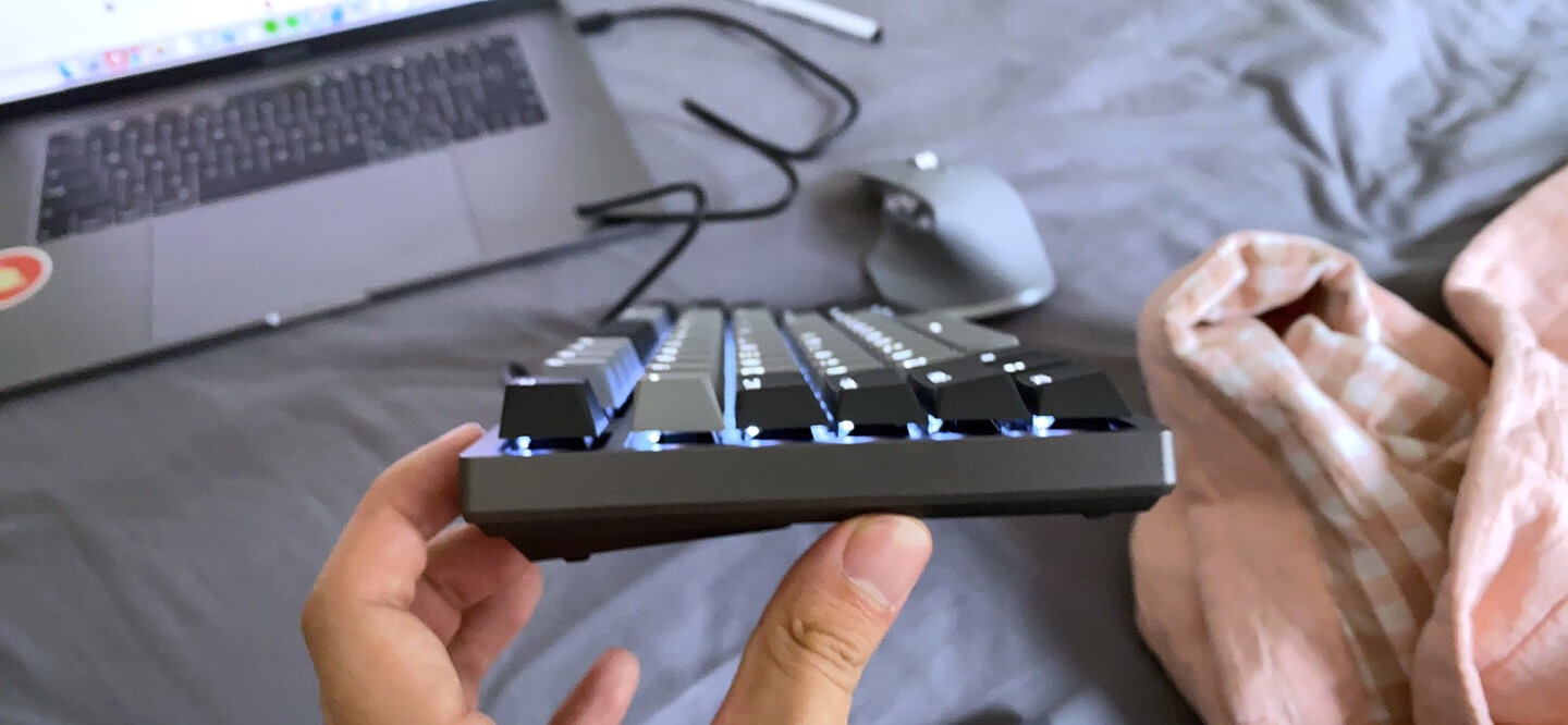杜伽樱桃轴有线背光键机械键盘，颜值复古风玩游戏好体验