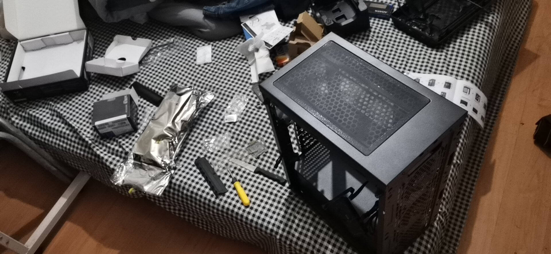 先马(SAMA)机箱电源套装黑金刚黑色ATX游戏电脑主机箱+金牌500W电源额定功率500W三年质保