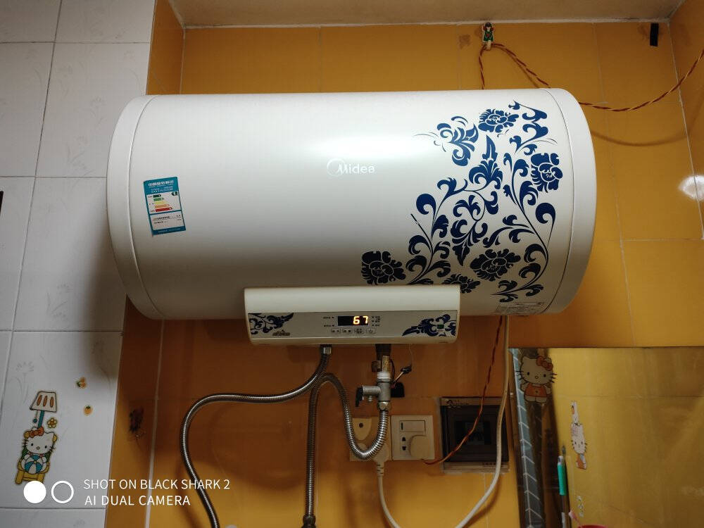美的(Midea)2100W电热水器80升80%热水输出率漏电报警升级加长防电墙整机8年包修F80-21WA1