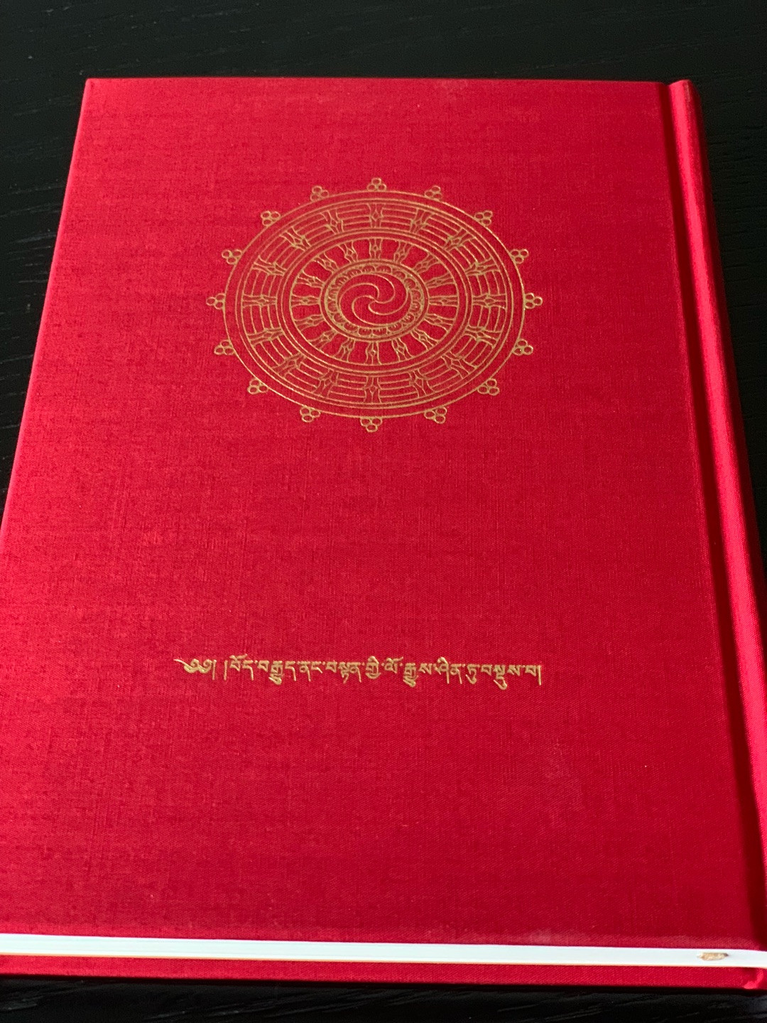 又到一年一度的双十一抢购热潮期啦，商城又开始满减大促销，外加各种优惠券，机会难得啊，每天早晚加夜间，只要有时间。就上a***各种优惠券，抢抢抢，抢得晕头转向，往购物车里扔扔扔，再凑单，凑凑凑，白天就在家里收快递，门铃响个不停，和新来的快递小哥都成朋友了，收到东西感觉买的值值值，物有所值。物流快递还是一如既往的迅速，值得表扬。快递小哥辛苦啦！谢谢！