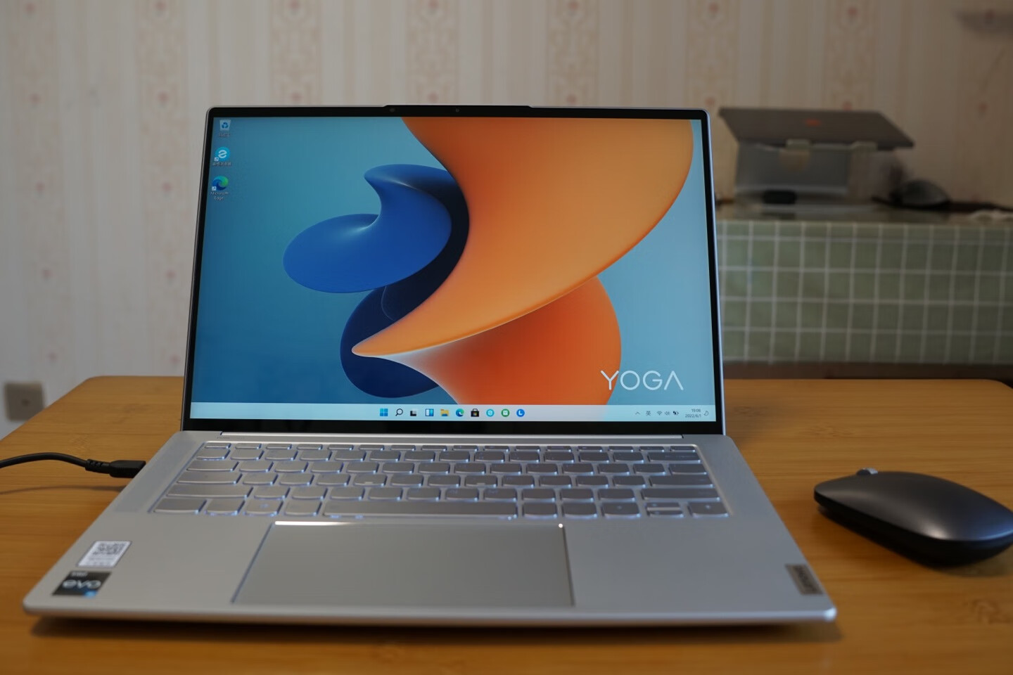 联想yoga pro14s酷睿版,3k设计触控屏,高颜值大视野商务本