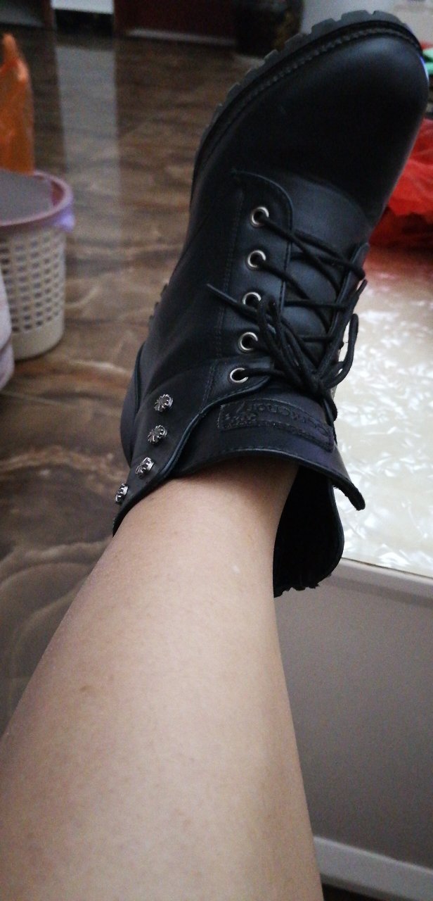 高跟靴子女韩版冬怎么样 质量揭秘 鞋子和店家描述的一样 就是里面绒太薄了 350评测资讯