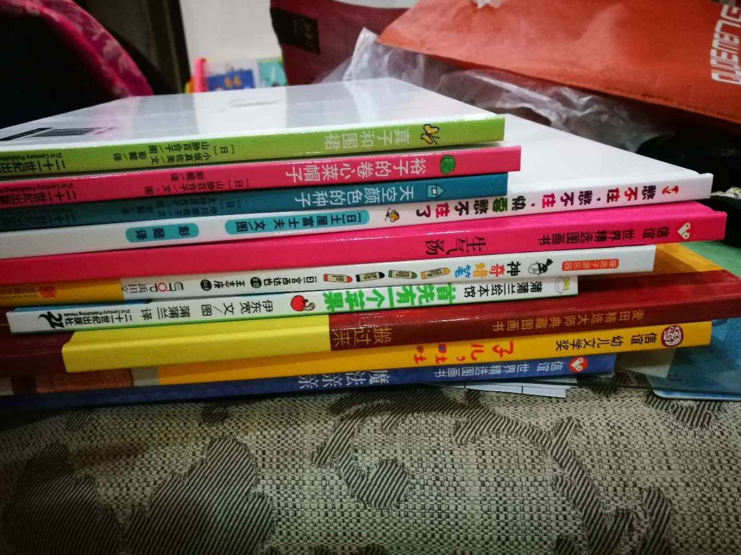 孩子很喜欢看书，我也爱在买买买