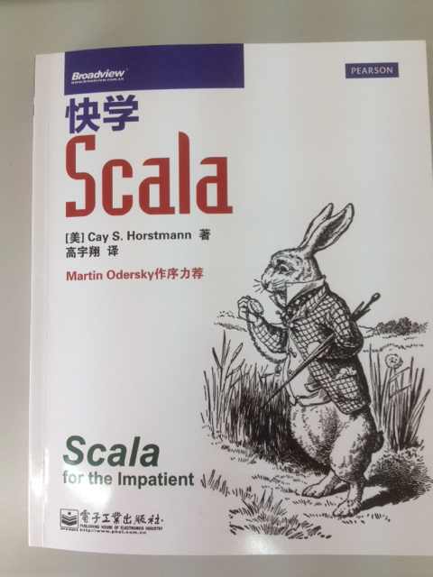 这本书的适用对象是：有一定的JAVA基础，想通过scala与JAVA的对比快速掌握scala基本用法的人。