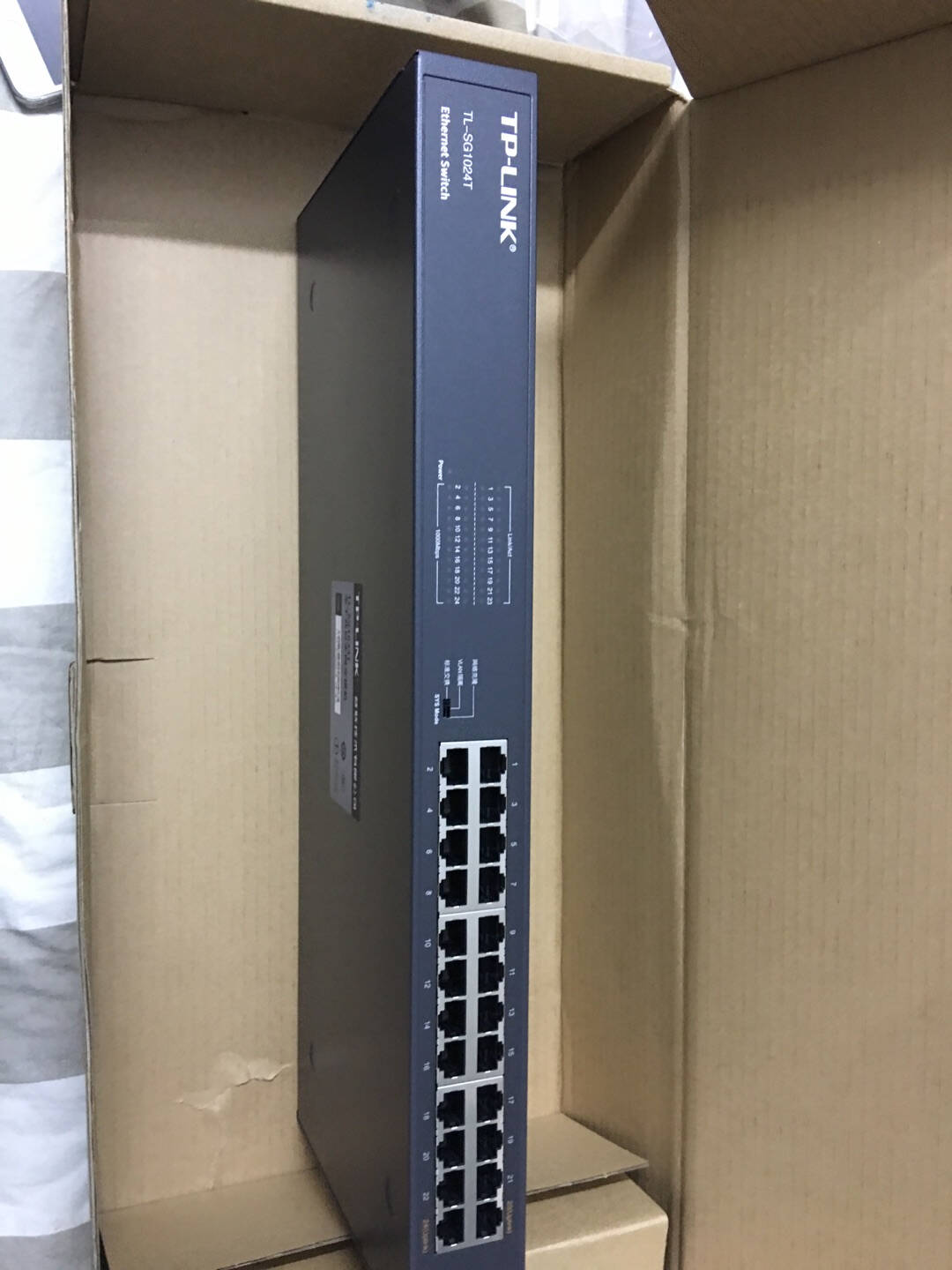 TP-LINK24口全千兆交换机非网管T系列机架式企业级交换器监控网络网线分线器分流器TL-SG1024T