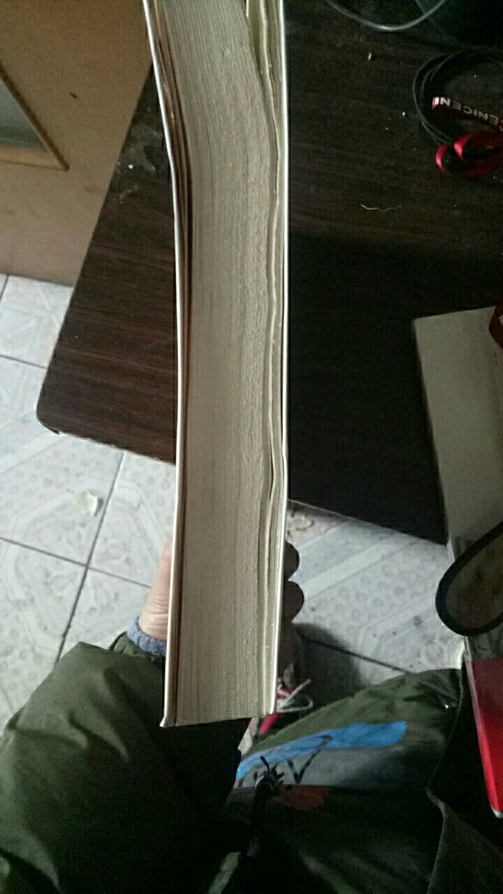 感觉书不是正版，不仅没包装，有几页还快要掉了