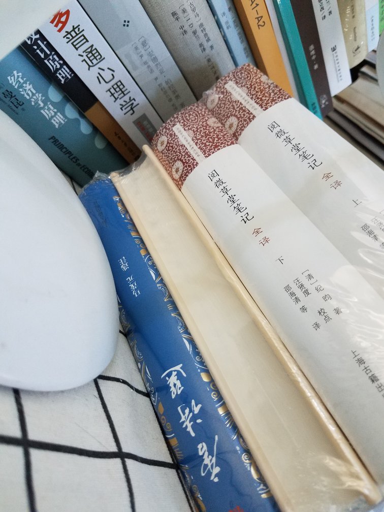 译文40基本集齐了。译文40是上海译文出版社周年纪念版本，是历年出版名著小说文学作品中最受欢迎的精选佳作！并且是2018年年中出版的『新鲜』作品！装帧美观雅致，值得收藏和阅读！