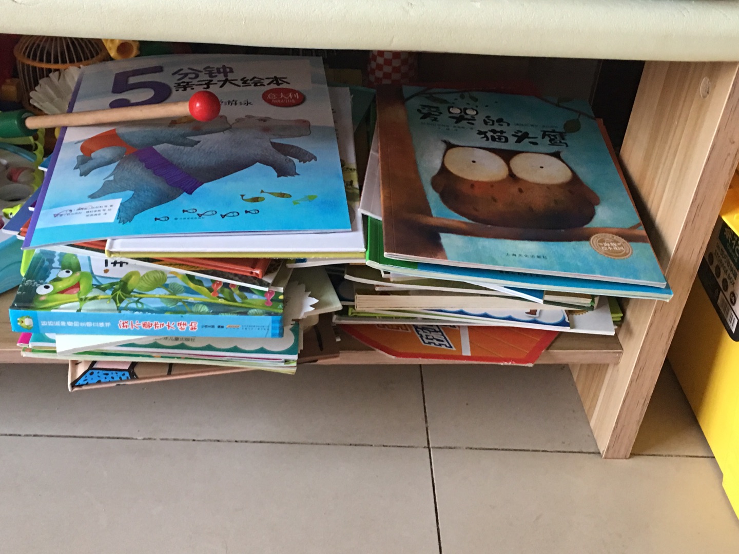 在这里买了很多很多书了，慢慢给孩子看吧，反正她每天都要看几本。