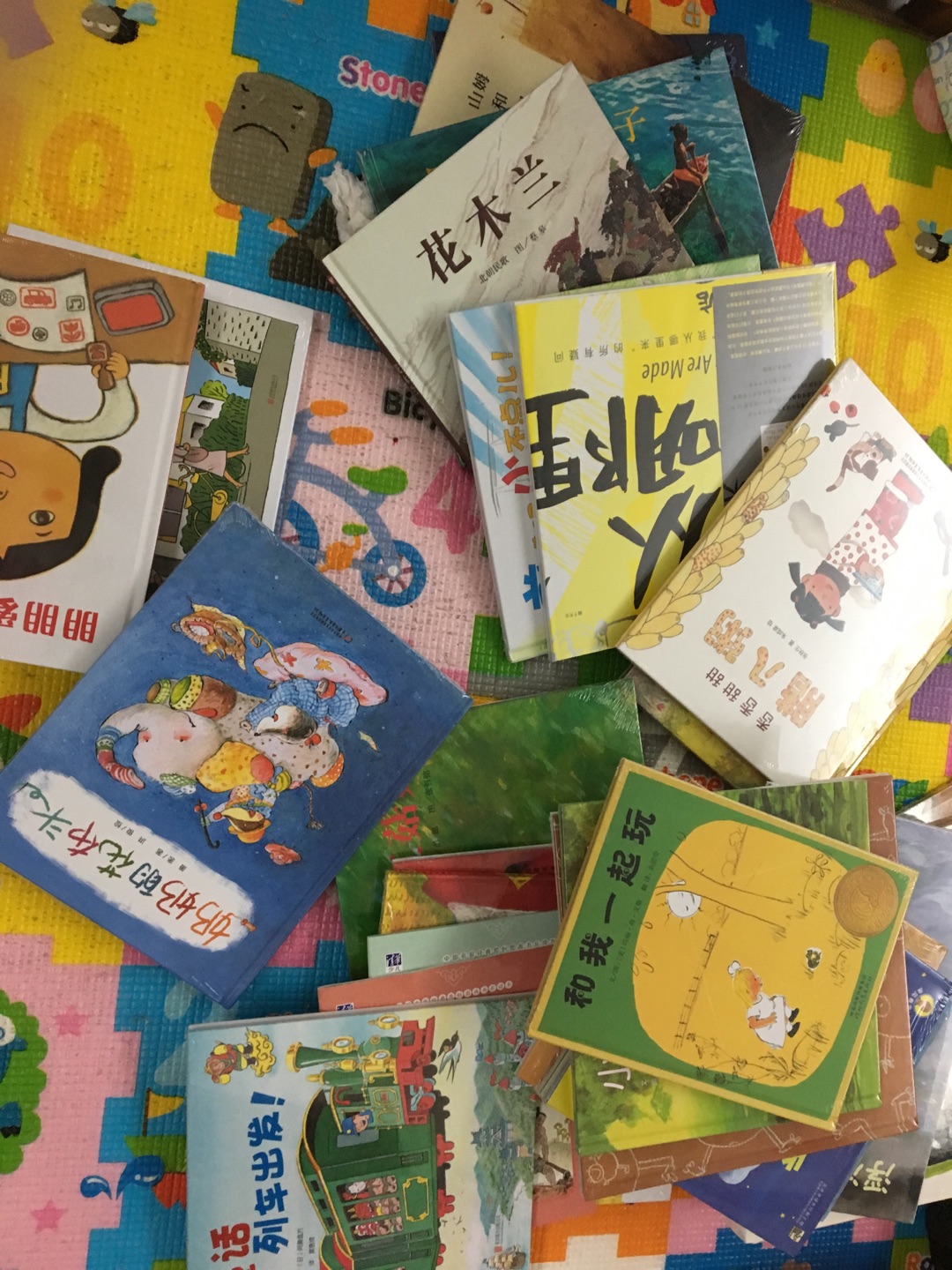 现在小孩子的绘本全部是购入，活动价格非常好，感谢东哥对教育事业的大力支持，哈哈哈。