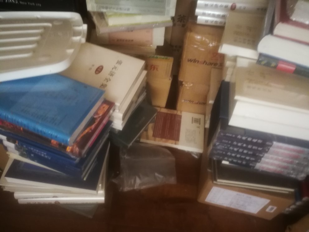 买了一堆，等全部摆书架整理好再拍照。