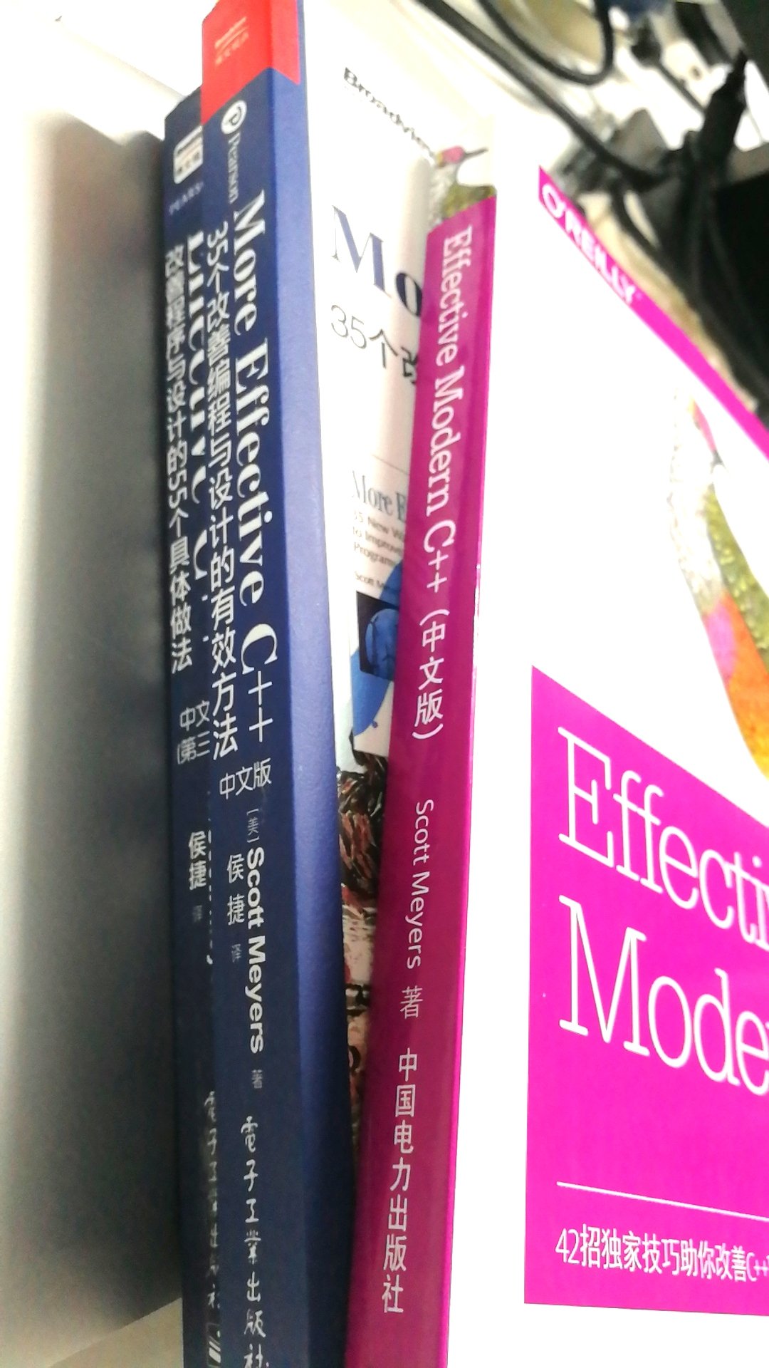 正版全彩印刷，非常好的C++11/14参考读物。物流也非常好，下次有需要还会再来。