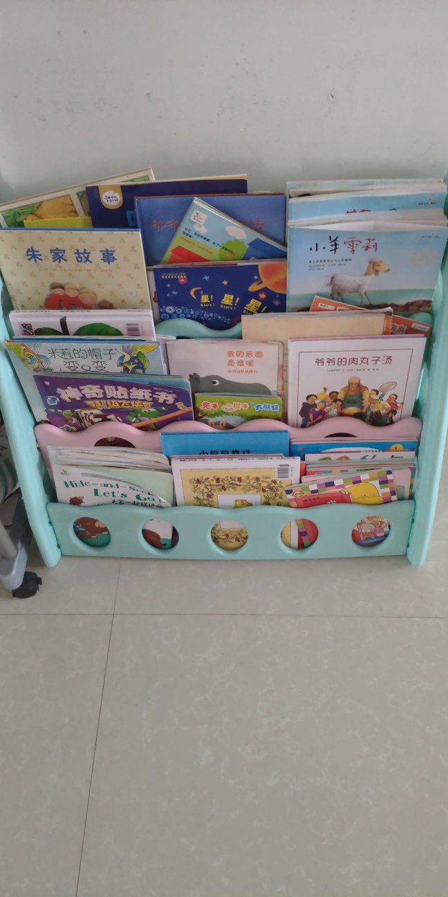 一次买了很多宝宝的书，都很不错，宝宝很喜欢，亲子共读是增加亲子情感的重要手段之一，希望宝宝棒棒哒！
