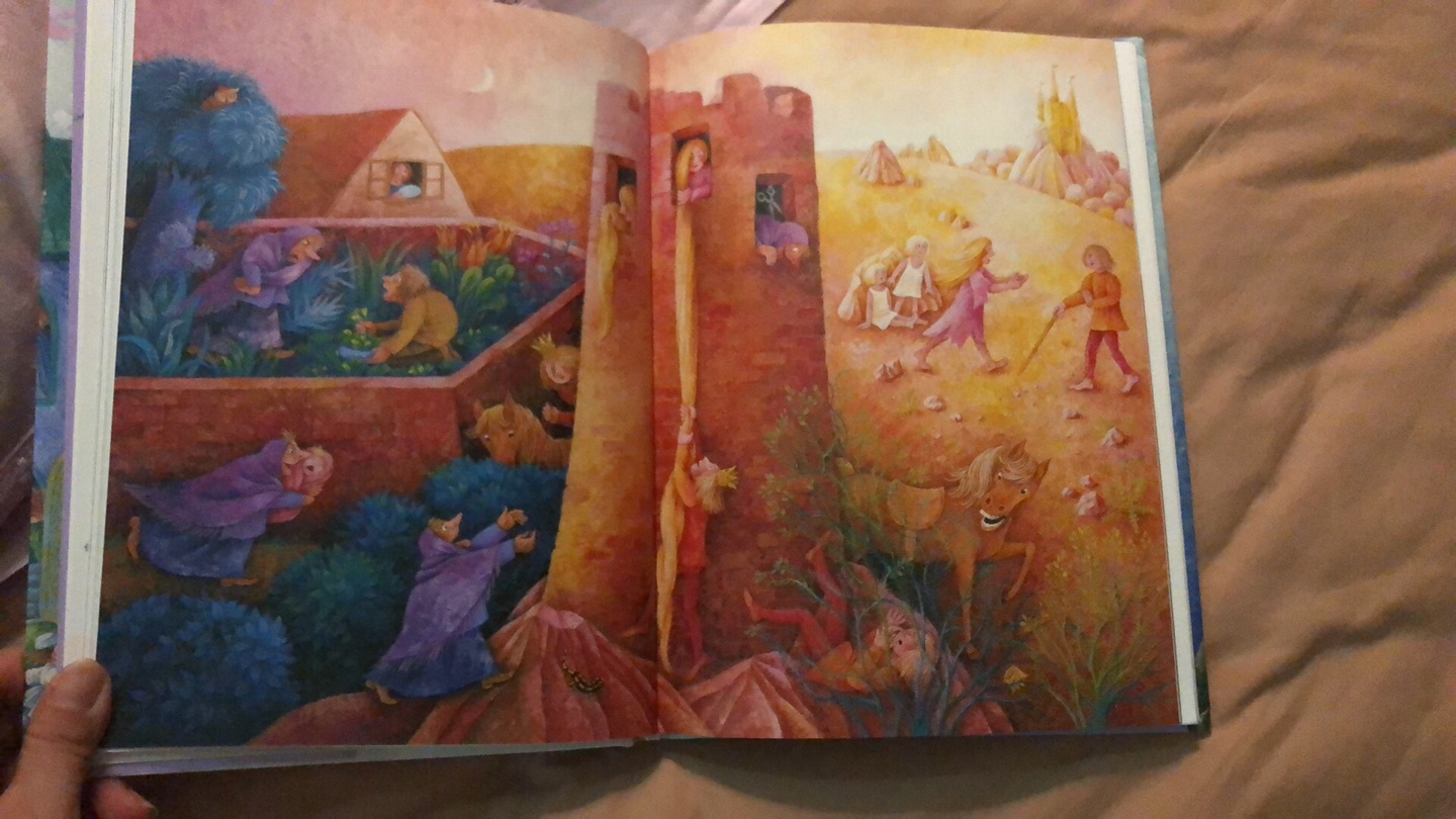 非常美的一本童话书，整页的插画非常美，不愧为美绘珍藏版