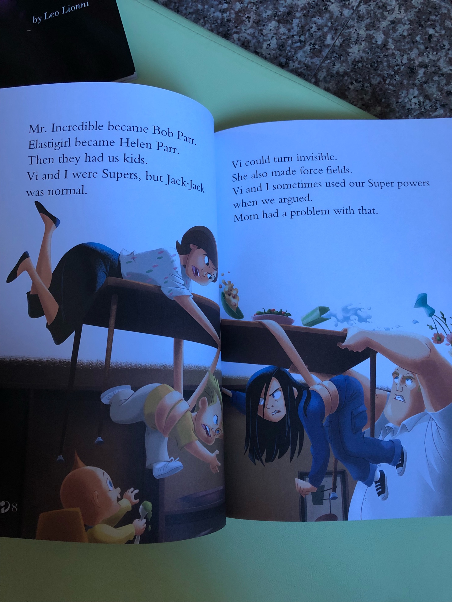 ??迪士尼动画故事英语分级读物. 第3级合辑（套装共4册），妈妈觉得这套有点难，自己看起来都费劲。。。目前也是囤货，自己先消化在给孩子读。