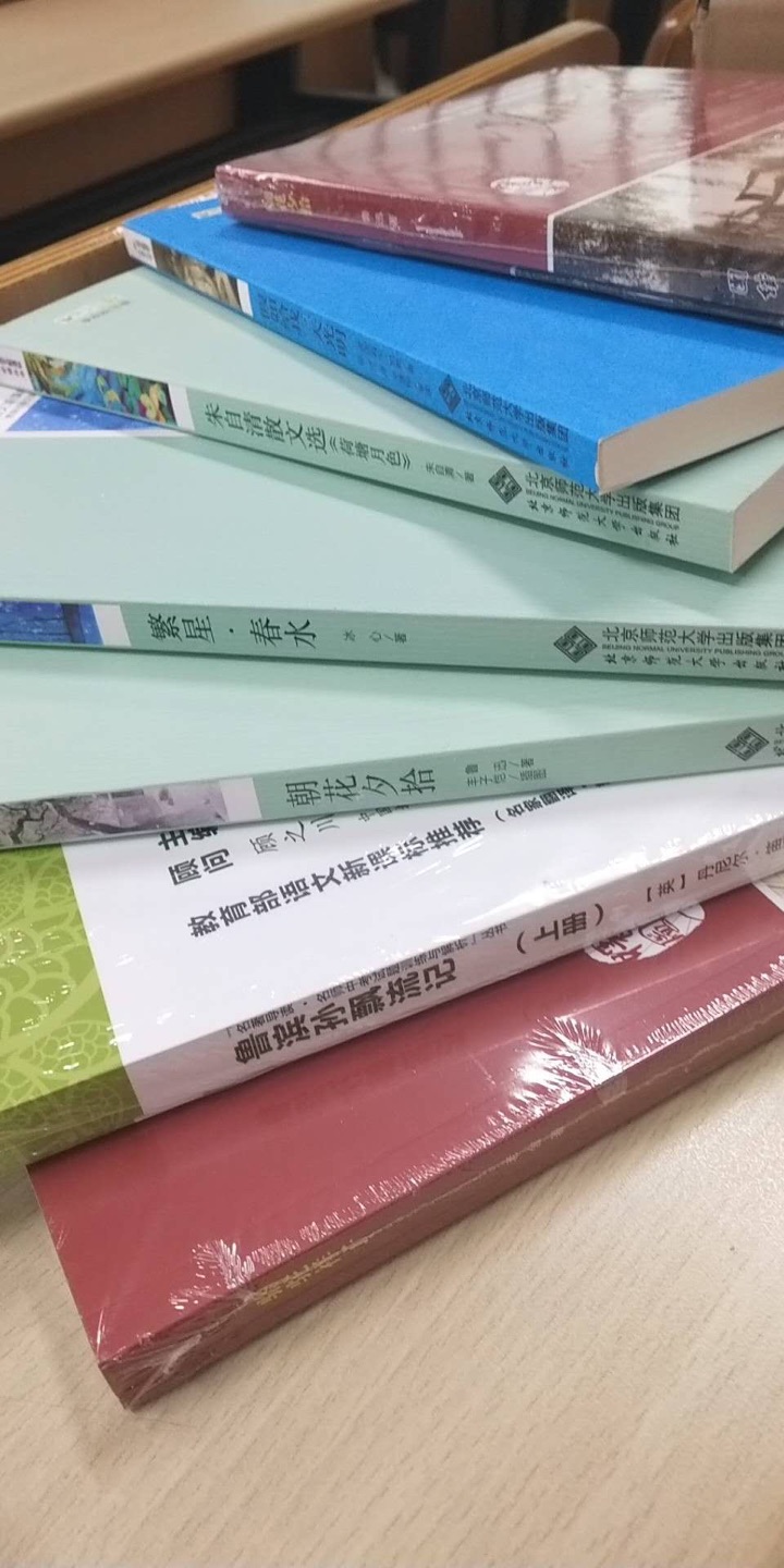 很不错的书本，正版授权，给学校捐的，也没有仔细查看，研读。