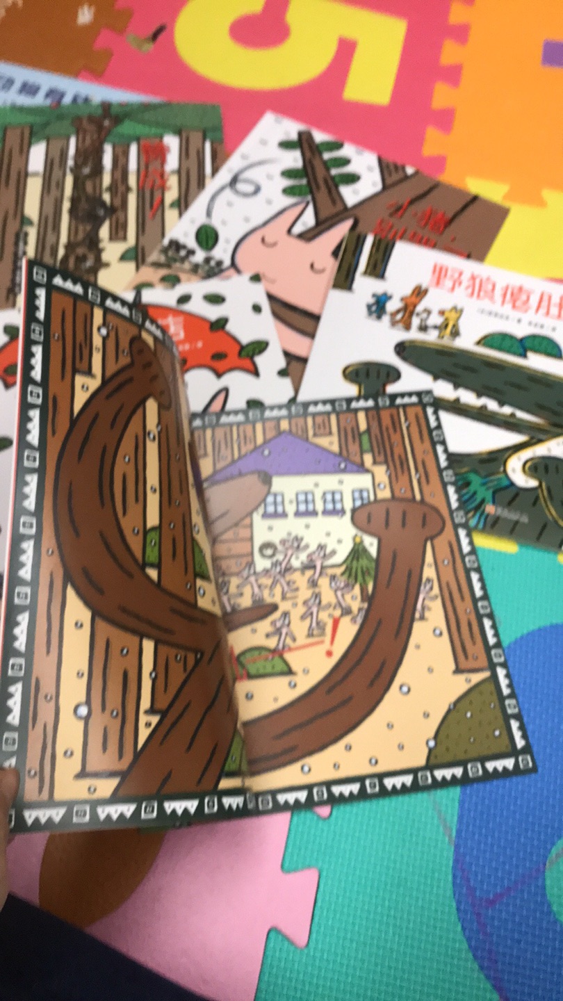 宫西达也的书孩子都挺喜欢的之前买了一套关于恐龙的，今天新入一套这套，画风是孩子喜欢的，质量也好，我买童书一直光顾