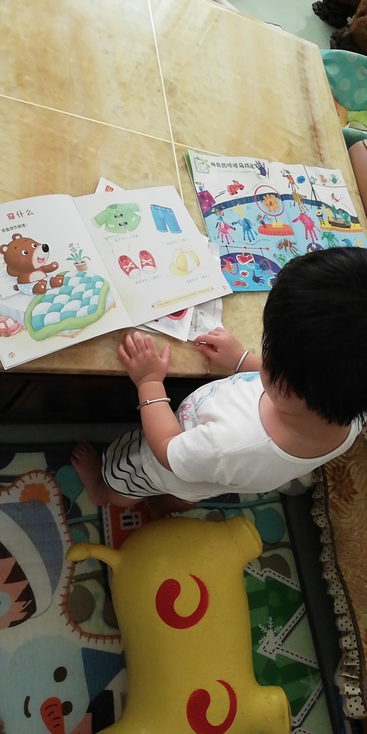 宝宝很喜欢这本书，简单易懂，小孩子就是需要引导，好的书非常重要