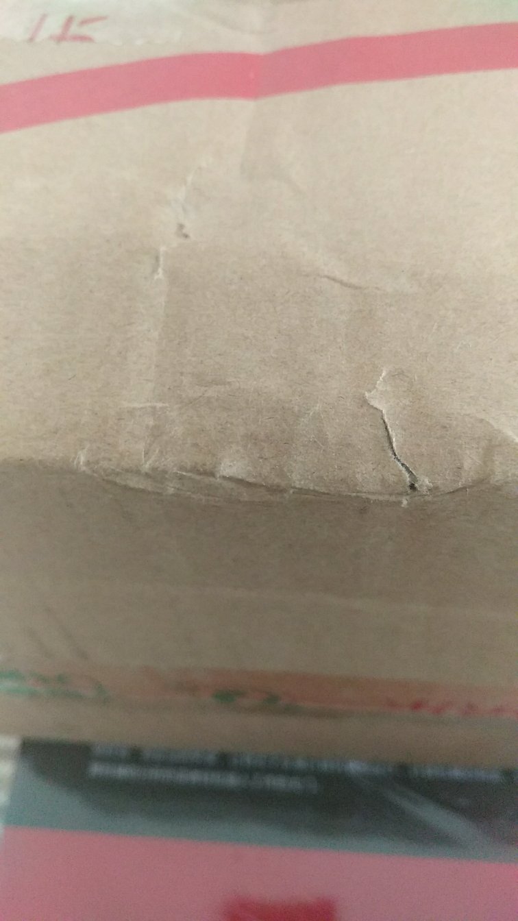 我书怎么烂了，盒子上面有垫的，下面就没有了?那么吝啬吗