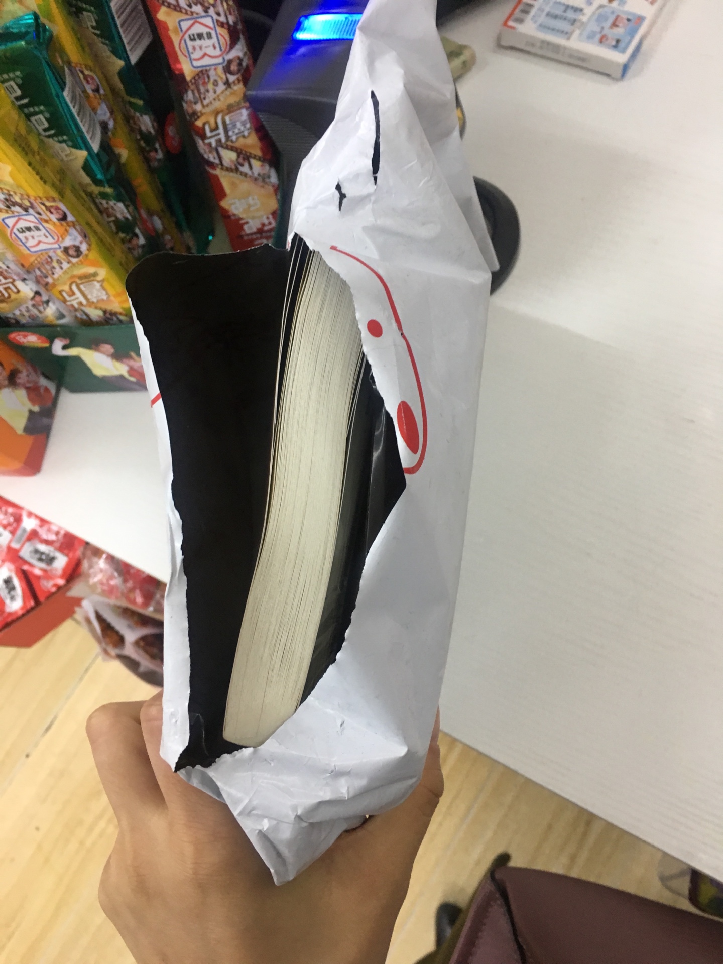 凑单买的书，还没拆开看。看版面和书的质量还可以。就是快递包装很恼火，外面的袋子已经破了，幸好书没有受影响。
