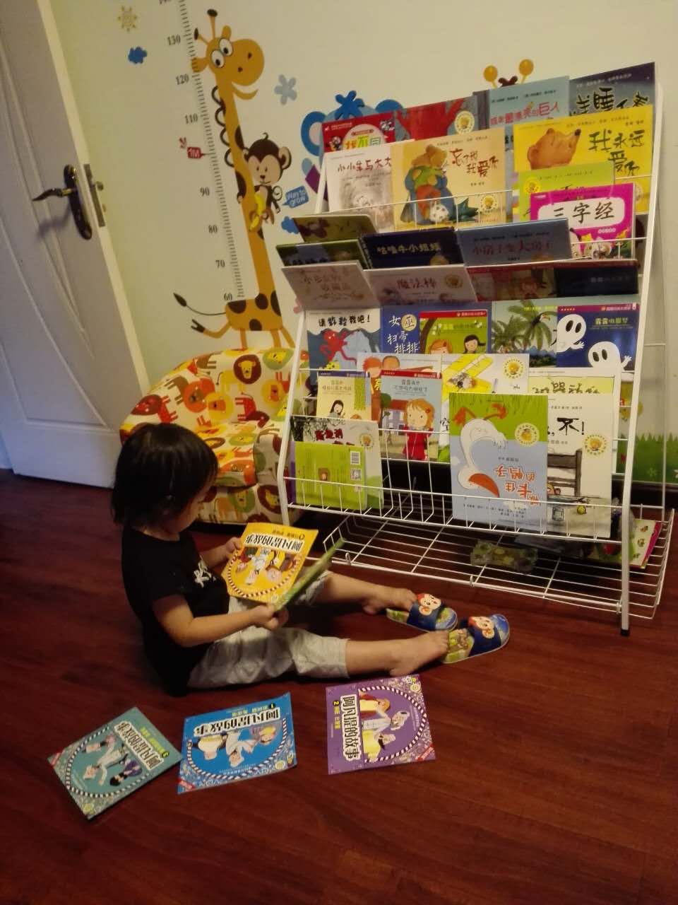 书本质量很好宝宝也很喜欢 每天晚上睡觉前必讲的 也希望孩子能养成自我阅读的好习惯。送货也蛮快的。