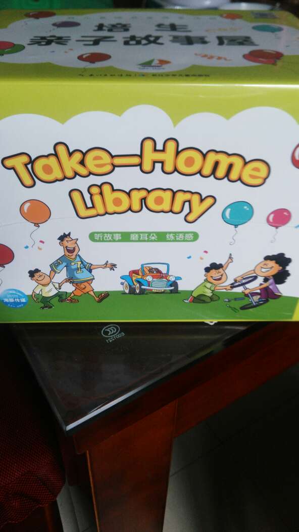 买回啦囤货的，小朋友的书都是在买的，有活动购图书很便宜，三折买的，从小培养孩子英语能力，这一套书还是不错的，简单易懂。