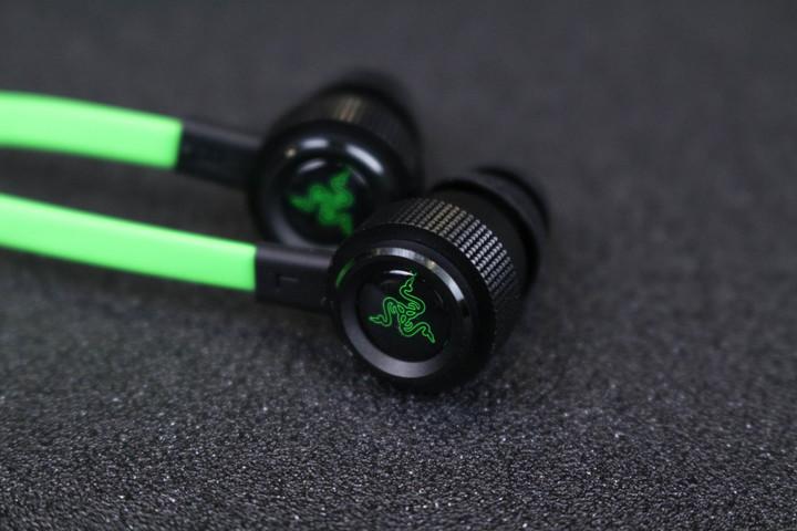 雷蛇战锤狂鲨专业版v2游戏耳机送男朋友300元左右礼物