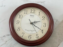 汉时（Hense） 客厅实木挂钟现代简约时钟欧式挂表时尚创意办公室石英钟表HW13 B款松木（直径32.2cm) 实拍图